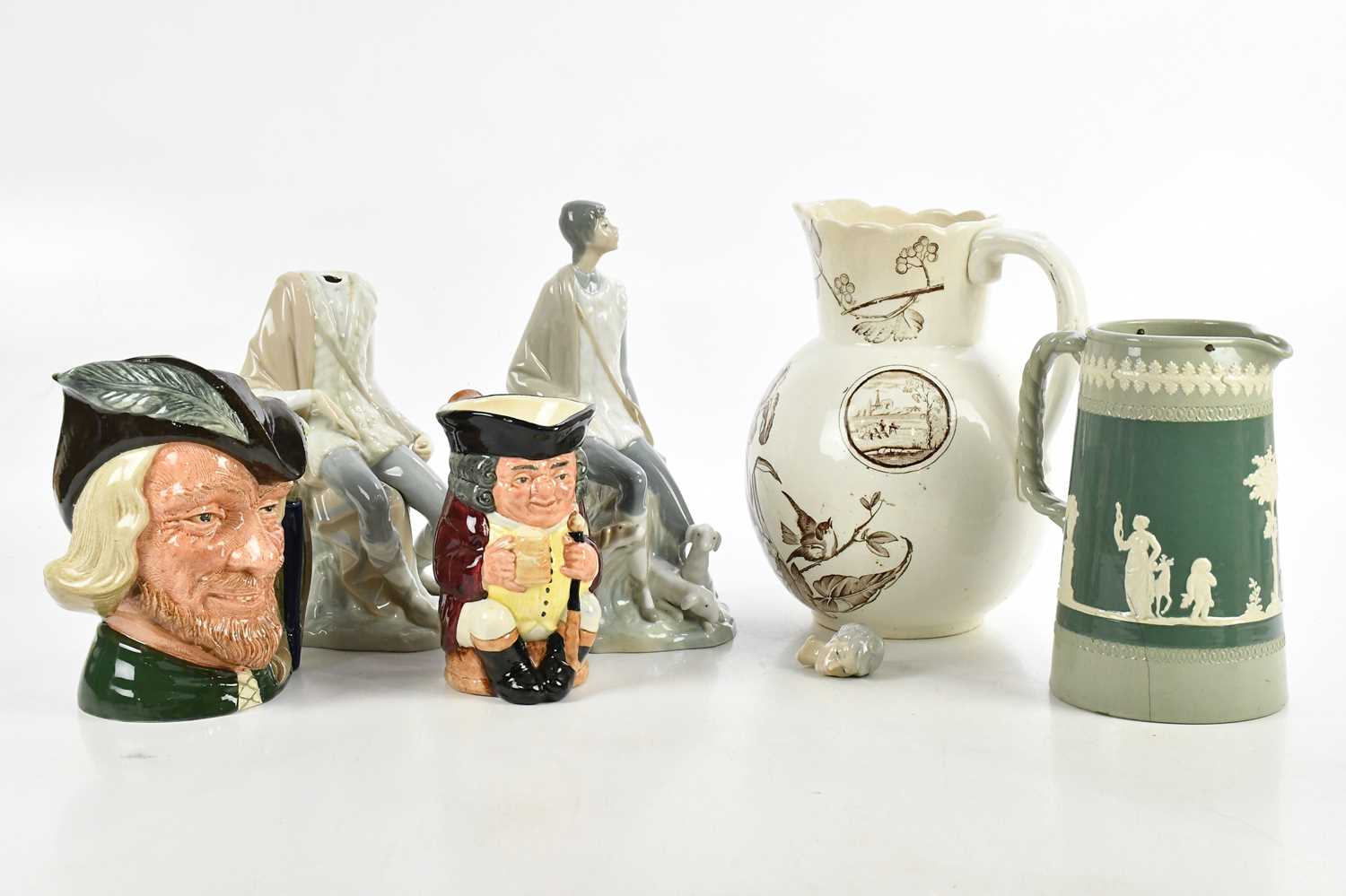 Lot 662 - A small collection of sundry ceramics...
