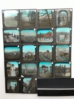 Lot 11 - A group of eighteen early 20th century magic...