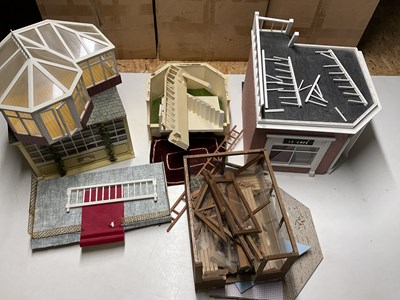 Lot 154 - A group of doll's house dioramas, all in need...