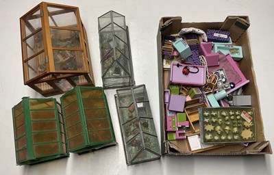 Lot 146 - Doll's house accessories, to include...