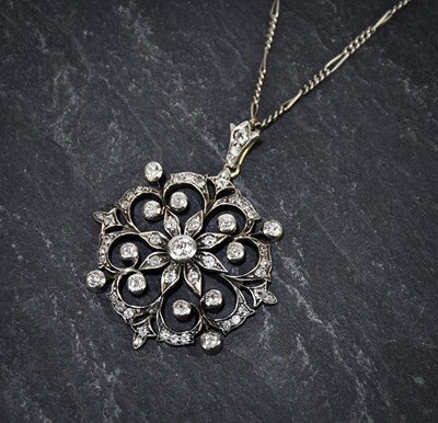 Lot 1302 - An Edwardian white and yellow metal Belle...