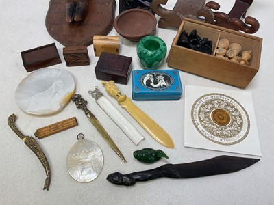 Lot 43 - Collectors' items, including boxed chess set,...