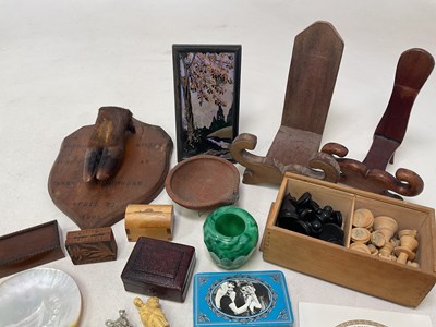 Lot 43 - Collectors' items, including boxed chess set,...