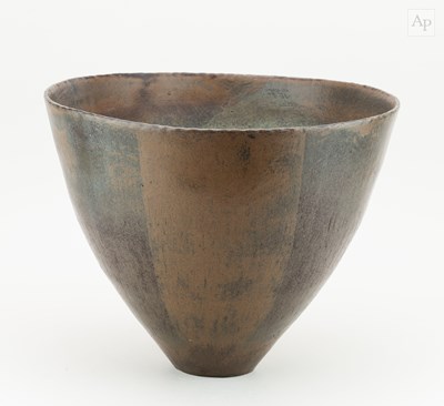 Lot 322 - JOHN WARD (1938-2023); a large deep stoneware...