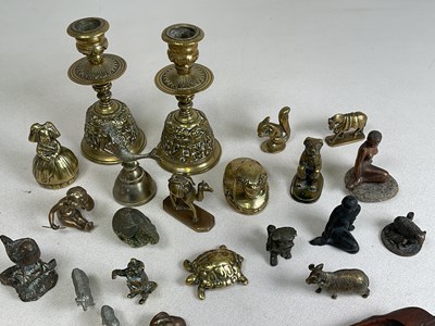 Lot 25 - A group of small interesting pieces of...