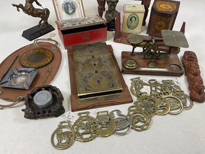 Lot 14 - An interesting group of collectors' items...