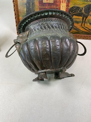 Lot 20 - A group of collectors' items, to include a...