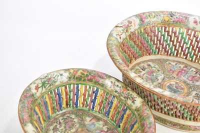 Lot 549 - A pair of late 18th century Chinese Canton...