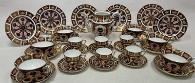 Lot 255 - ROYAL CROWN DERBY; an antique Imari pattern...