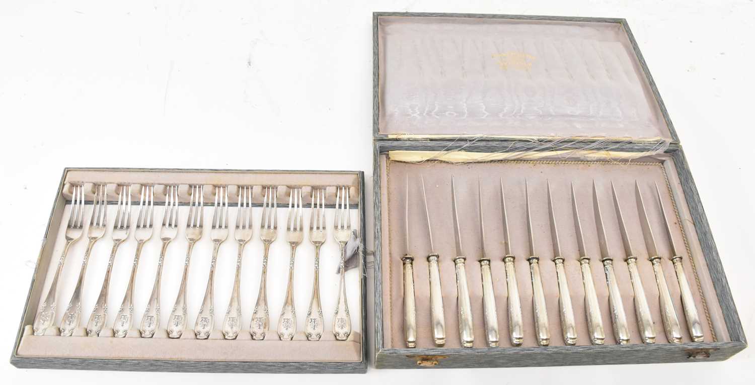 Lot 1036 - AUGUST SCHLUTER; a cased set of twelve 800...