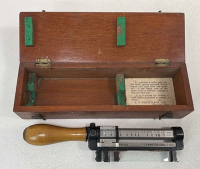 Lot 92 - E R WATTS & SON; cotton type MK 2 range finder,...