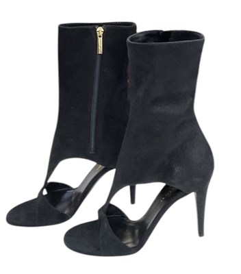 Lot 455 - TAMARA MELLON; a pair of lady's size 4 black...