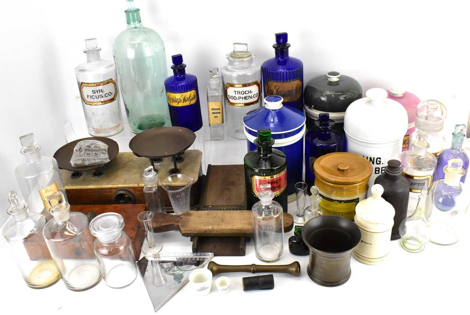 Lot 181 - Vintage pharmaceutical items to include a...