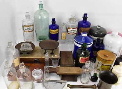 Lot 181 - Vintage pharmaceutical items to include a...