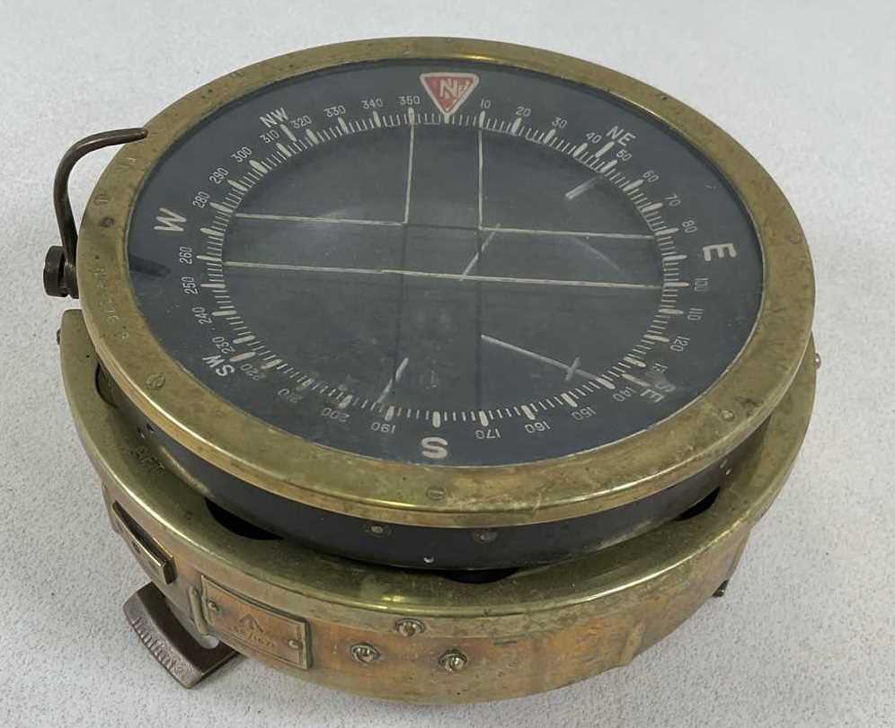 Lot 58 - An RAF P10 WW2 navigational compass, the...