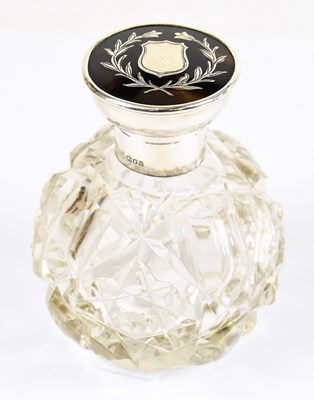 Lot 2556 - A Edward VII cut glass scent bottle with...
