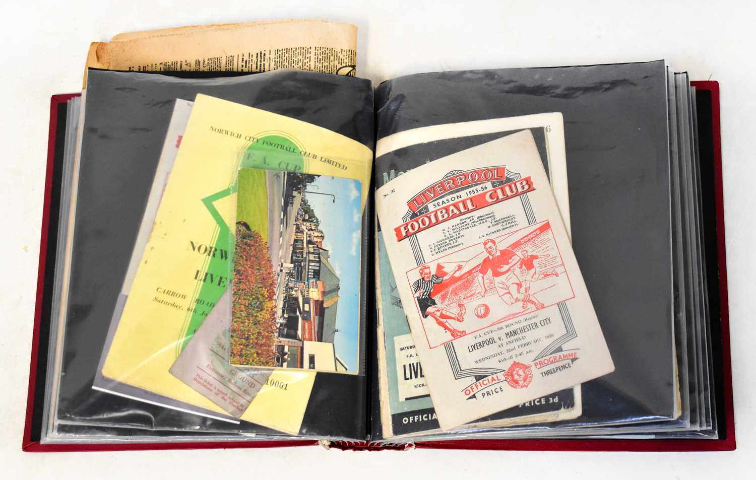 Lot 836 - Various vintage football programmes dating...