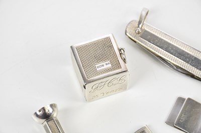 Lot 1075 - WILLIAM MANTON; a hallmarked silver Elizabeth...