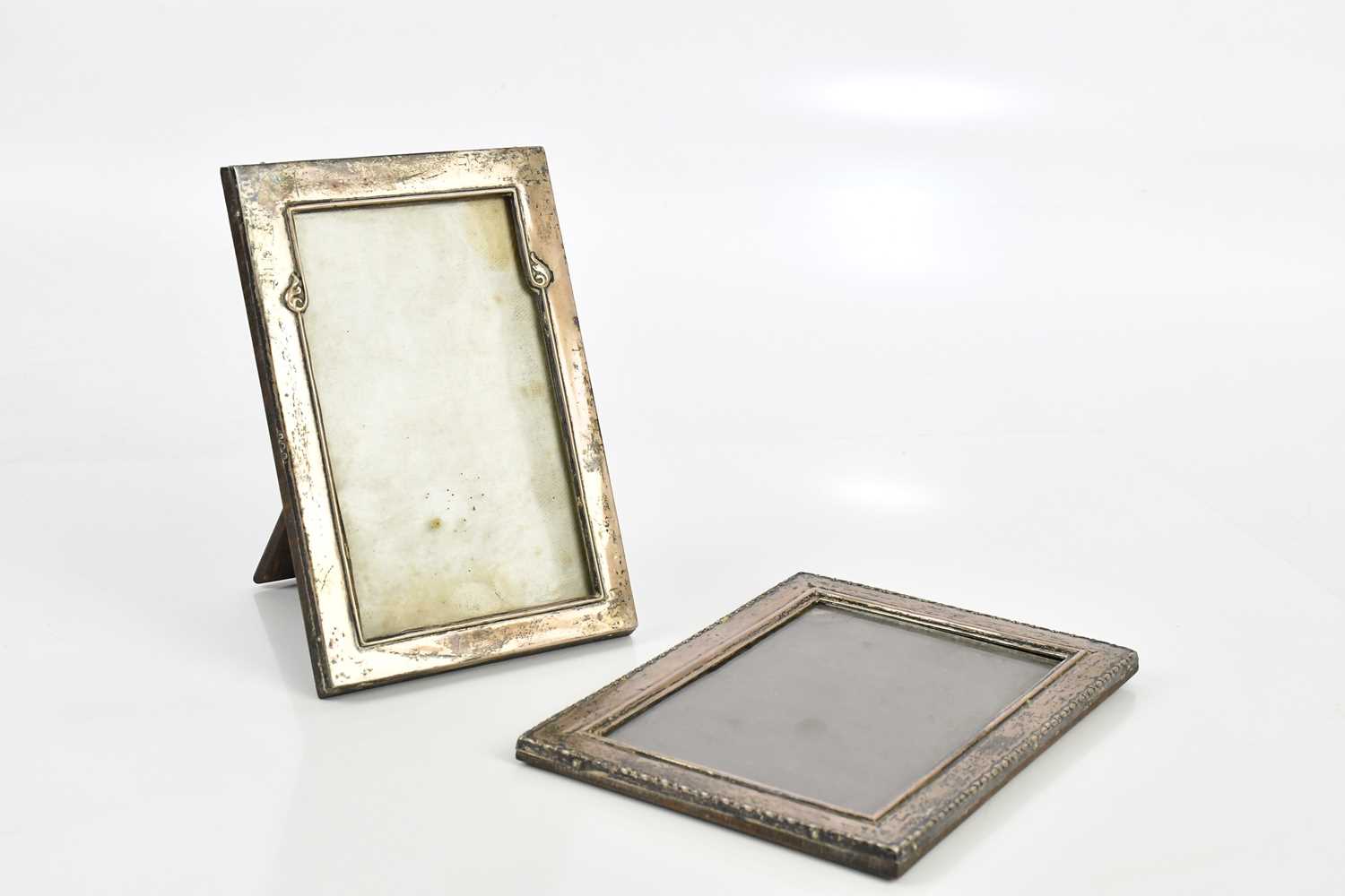 Lot 1348 - WALTER & GEORGE MYERS; a George V hallmarked...