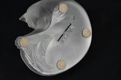 Lot 296 - LALIQUE; a figure of a cat, 'Heggie', length...