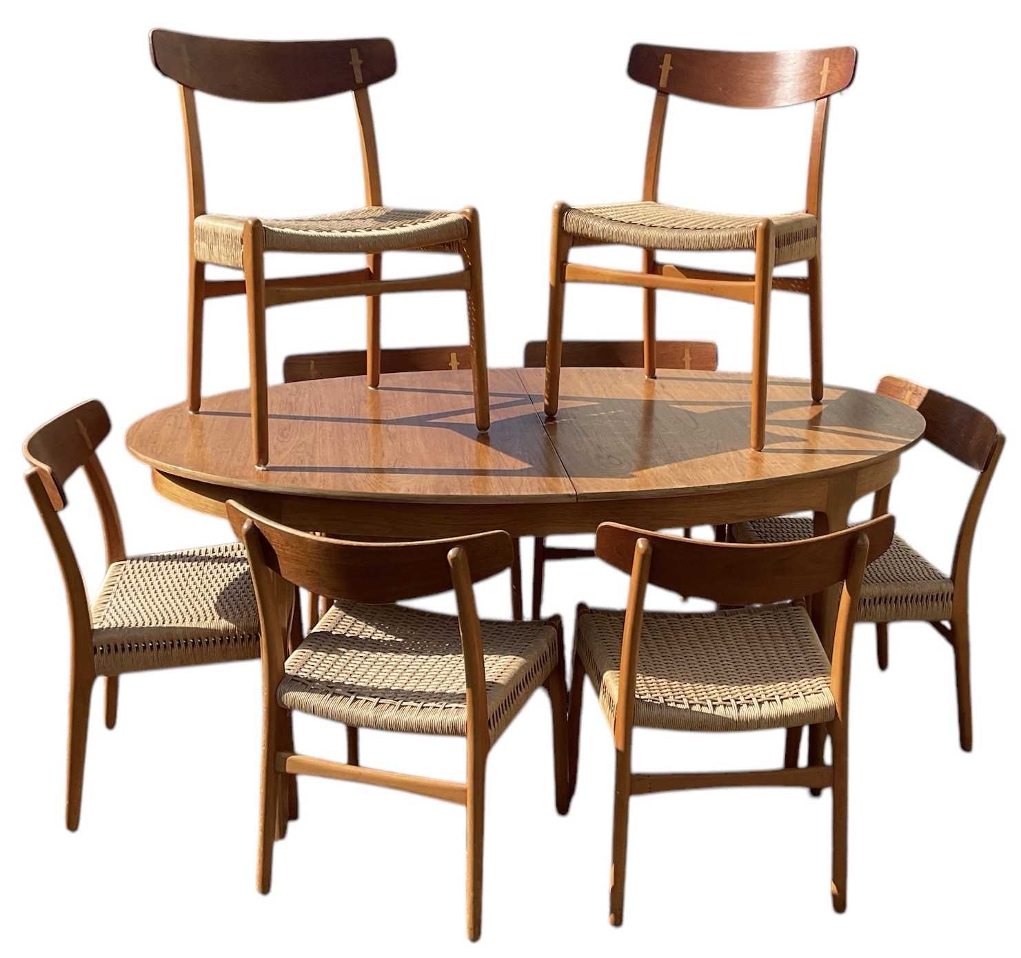 Lot 11 - HANS J WEGNER FOR CARL HANSEN & SON; a mid...