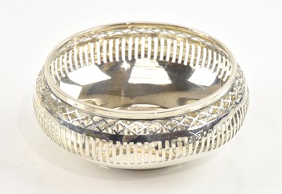Lot 1342 - HENRY MATTHEWS; a George V hallmarked silver...