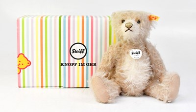 Lot 429 - STEIFF; a German collectors' bear 'Cookie',...