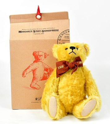 Lot 438 - STEIFF; a German collectors' bear, 'Paul the...
