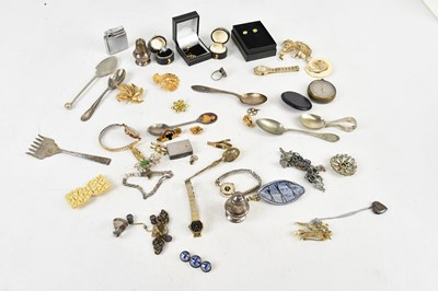 Lot 1647 - A quantity of costume jewellery including a...
