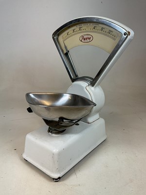 Lot 7 - A set of vintage Perry of Ilford grocer's scales.
