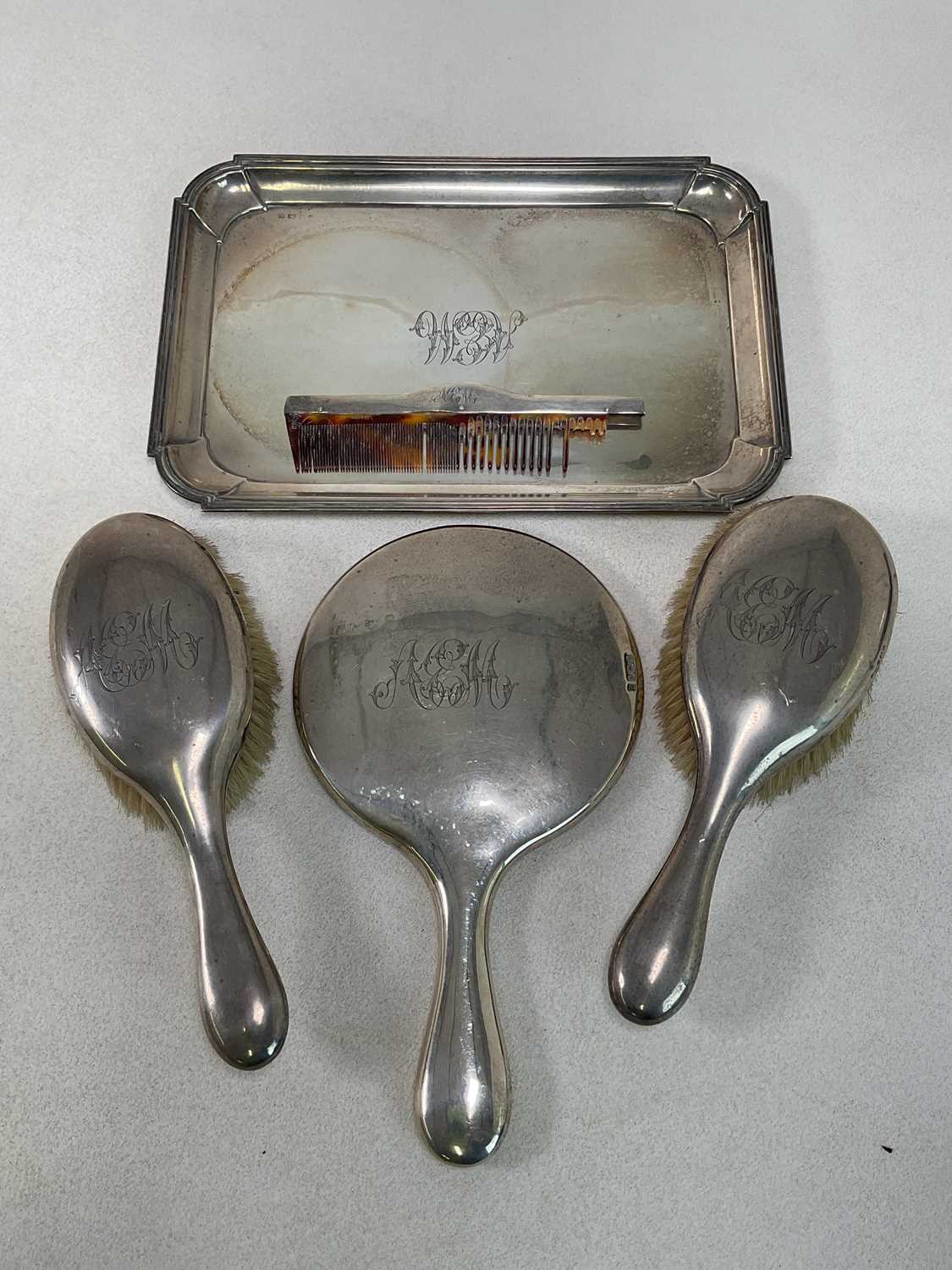 Lot 487 - A matched George V hallmarked silver five...