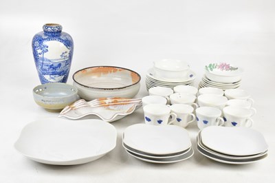 Lot 267 - An assortment of mixed decorative ceramics,...