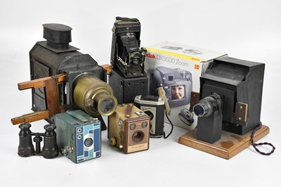 Lot 2486 - Two vintage projectors and a small selection...