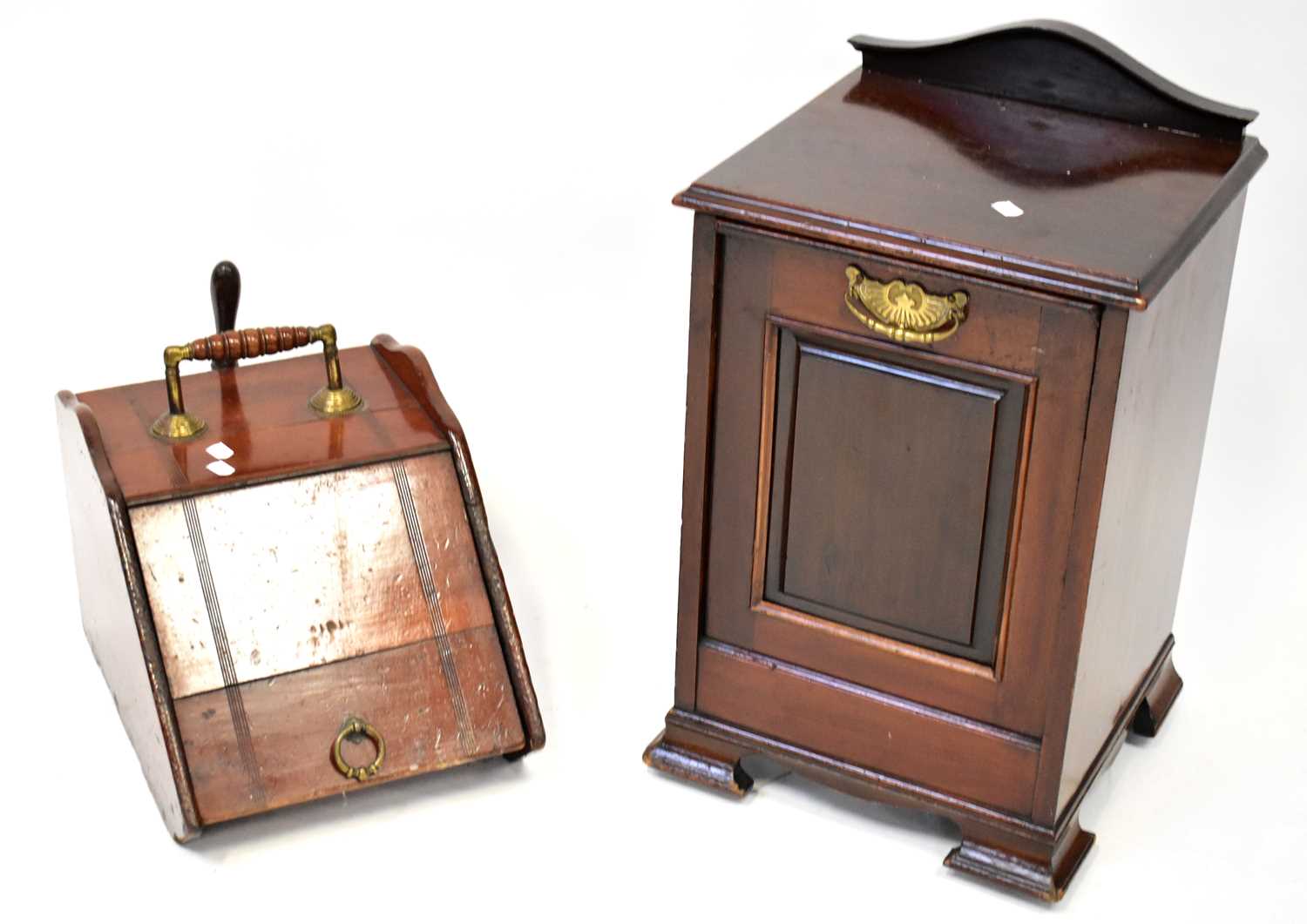 Lot 31 - An Edwardian mahogany coal scuttle with shovel,...