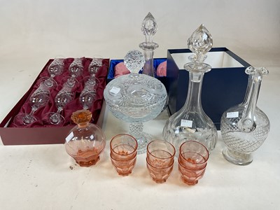 Lot 333 - A collection of glass including boxed...