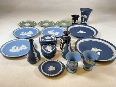 Lot 286 - A quantity of Wedgwood jasperware including...