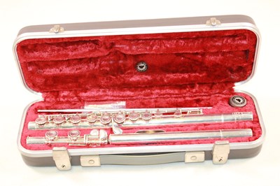 Lot 120 - ROMILLY; a cased graduate flute.