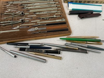 Lot 31 - A collection of pens, pencils and associated...