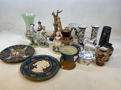 Lot 290 - A group of decorative ceramics including a...