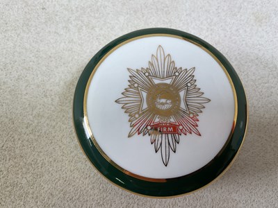 Lot 44 - A small collectors' lot, to include a George...
