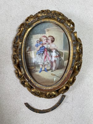 Lot 44 - A small collectors' lot, to include a George...