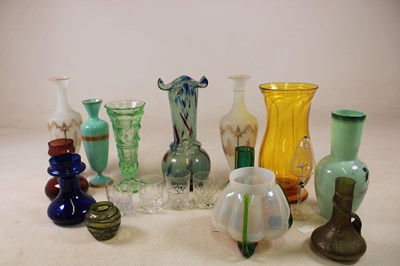 Lot 1156 - A quantity of decorative glassware, including...