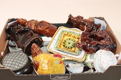 Lot 1147 - A small quantity of decorative ceramics,...