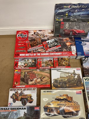 Lot 69 - AIRFIX, REVELL AND TAMIYA; a quantity of kits,...