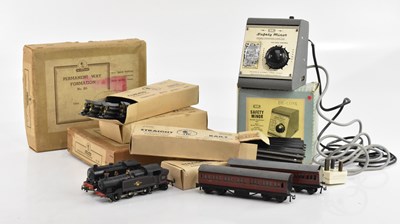Lot 1432 - Two English made locomotives, with two...