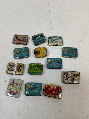 Lot 187 - A group of thirteen vintage needle tins (9...