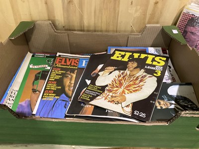 Lot 370 - A large quantity of Elvis Presley magazines.