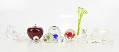 Lot 306 - A selection of glassware, including a...
