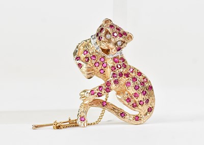 Lot 1397 - A 9ct yellow gold brooch in the form of a...