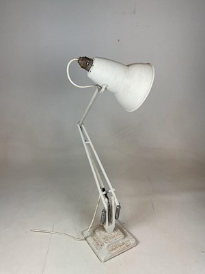 Lot 676 - A vintage Anglepoise lamp.